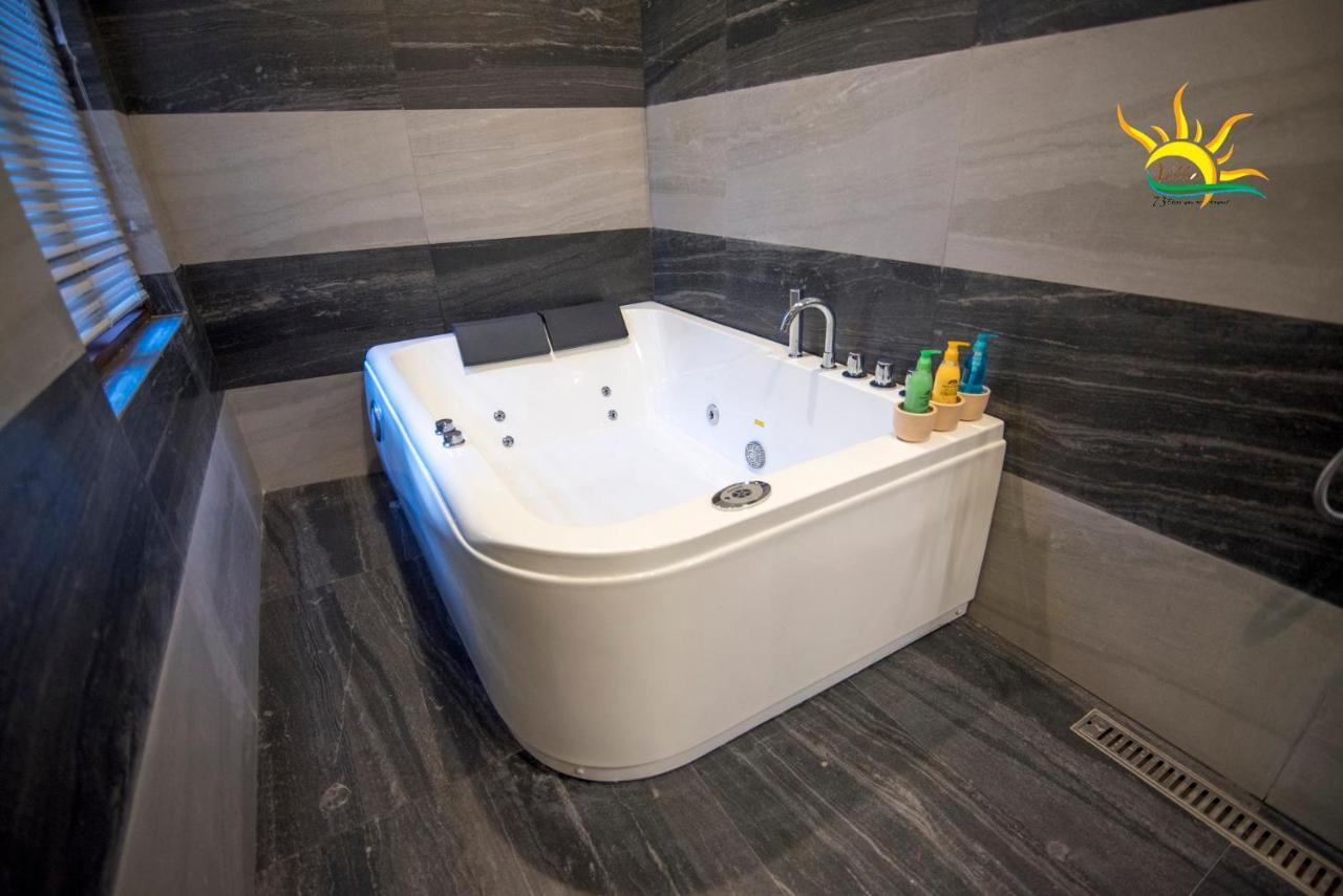 73 Hotel 5*